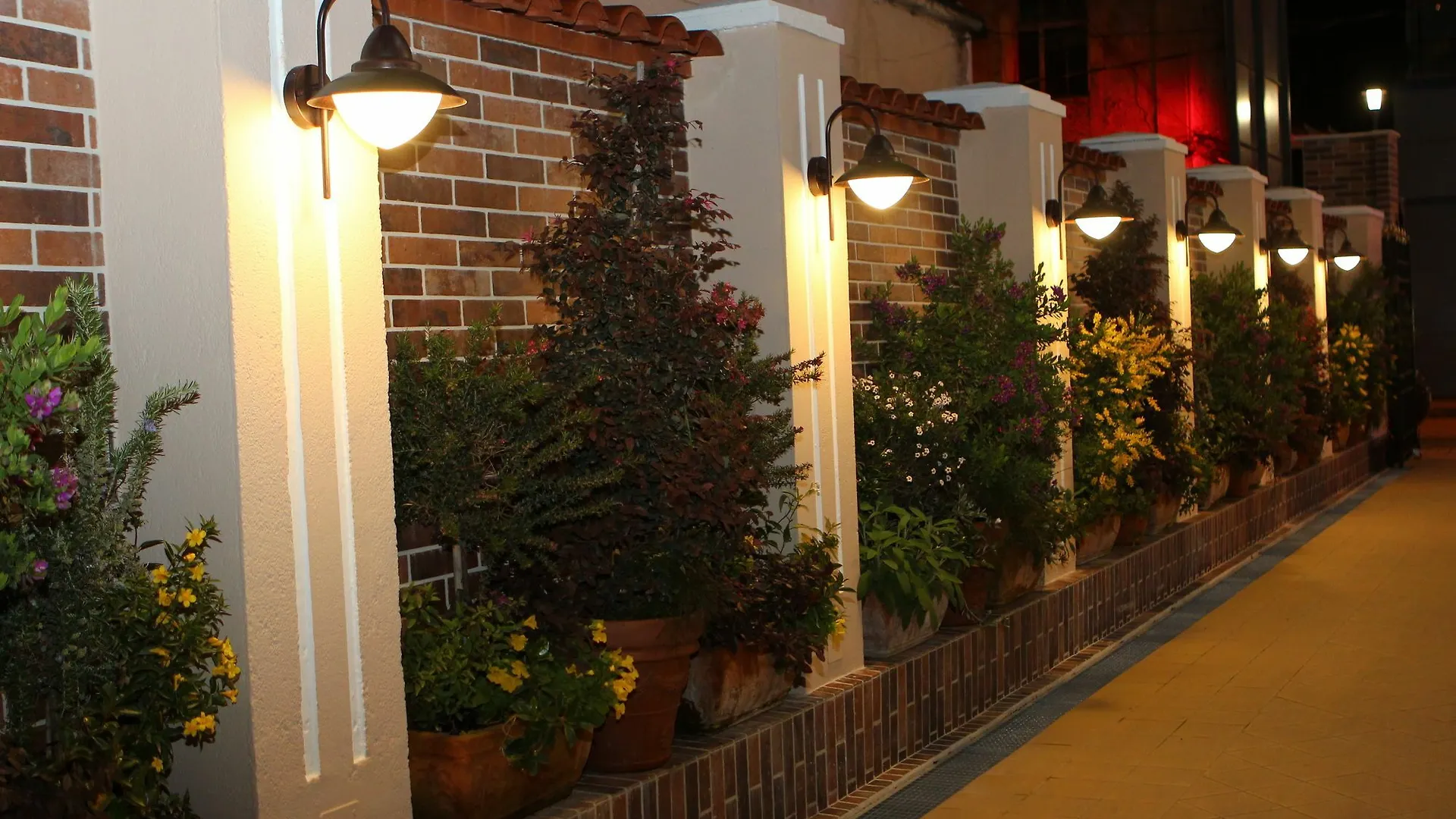 Hotel Boutique Restaurant Gloria Tirana